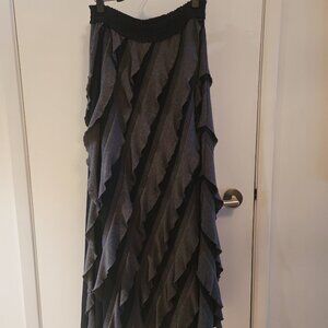 Stunning NEIMAN MARCUS Ruffled Maxi Skirt - size medium (can stretch to large)